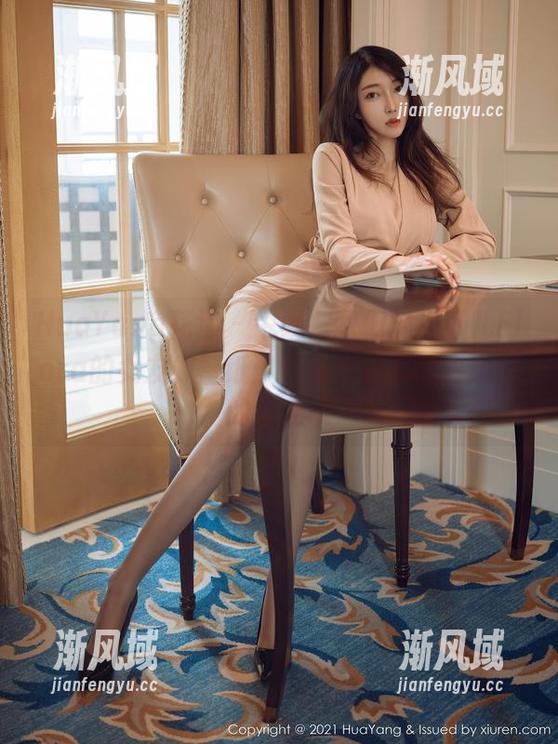 HuaYang花漾 - 今晚，我们找朱可儿Flora的女友做壁纸：只要点赞就能变成你的女友哦