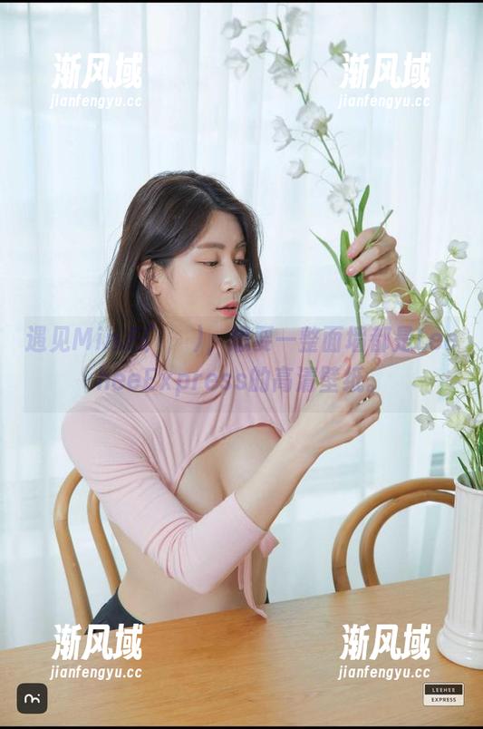遇见Min.E(민이)，想要一整面墙都是LeeheeExpress的高清壁纸。