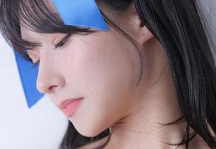 高清呈现Myung Ah的比基尼，新定义的轻松夏日