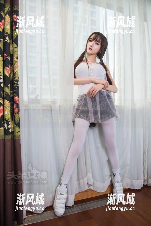 TouTiao头条女神 - 心疼钱包，但萌琪琪的秘书图集值得忍痛哦！
