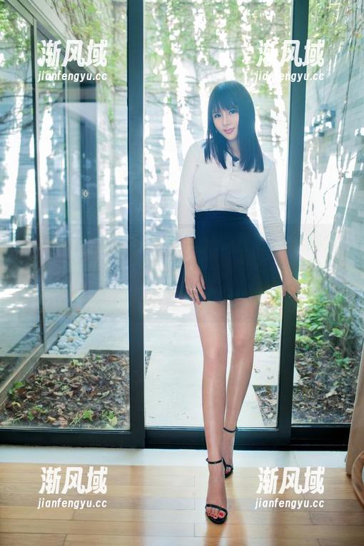 TuiGirl推女郎-何何夕 TuiGirl推女郎 - 何何夕的粉色写真集分享,明明是个“小仙女”,结果却被她的粉嫩戳直心底了。