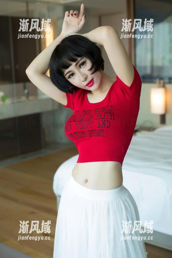 UGirls尤果网 - 提醒:观看乔依琳学姐作品可能会导致走神!
