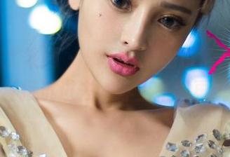 UGirls尤果网 - 体验诗朵雅泳池合集，不如直接沉进去，浮上来的再说。