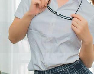 Xiuren秀人网 - 奶油妹妹的定制连体衣，图片里的样子让我摸了一下自己的脸。