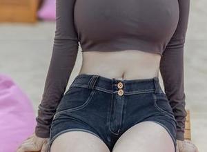 Xiuren秀人网 - 小沫琳带你轻松翻阅私房图集：白丝，哦，那副样子。