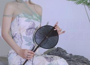 Xiuren秀人网 - 又见田兮白的修女图集更新，内心的反叛正好呼之欲出。