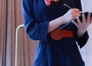 Xiuren秀人网 - 白芷yy的内衣写真里，她的气质好像在喊：“快输送信号给我新的内衣！”