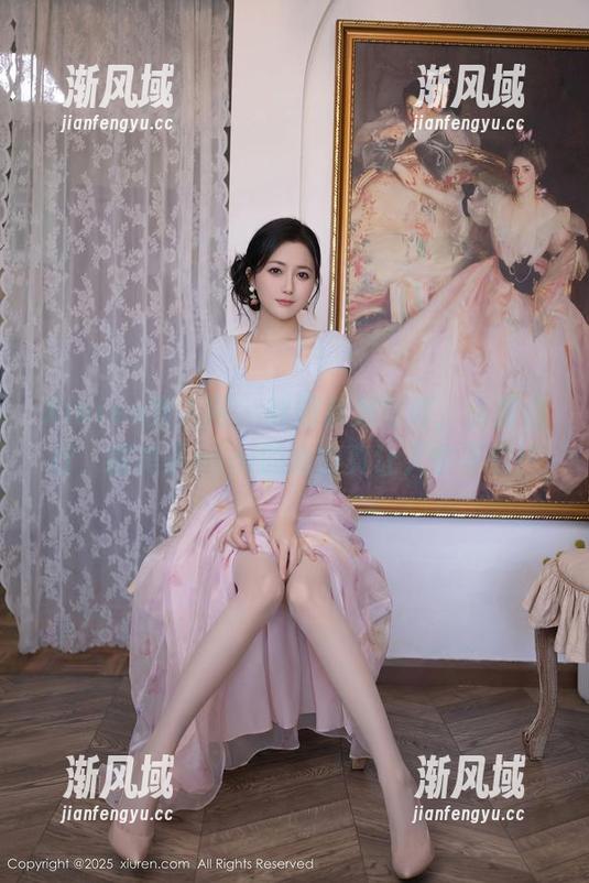 Xiuren秀人网 - 制服系列写真，资源横行，糯美子mini的魔力真让人拿不着！