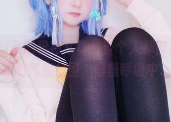 看Yuki亭的粉色写真，整个人都被那种轻松的气息包围，慢慢呼吸中…