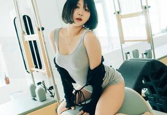 YO-U生日之际，美图纠缠了Zia(지아)，果然还是推不掉的老朋友。