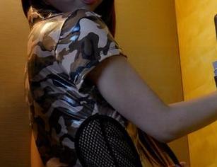 pans - 一边翻阅紫萱的黑丝美图，一边感慨：更新的意义似乎不止于此。