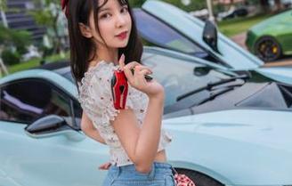 空姐妍子坚不可摧的图包，一种飞翔的轻盈，你感到了吗？