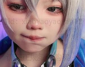 从小瑶幺幺的蓝白条纹精选中，捕捉到那一丝丝的安静和想象。
