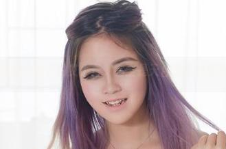 尤物馆 - 晚霞映衬下的艾小青，完全是天台图集中的不经意之美