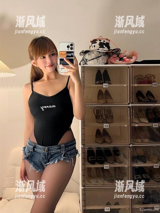 微密圈 - 高清记录，张思允nice的灰丝在指尖流转，难免想象多些。