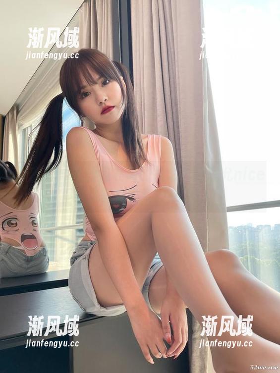 微密圈 - 黑丝是礼服的执念？张思允nice给你答案的套图来了！