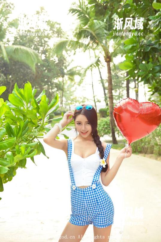 推女神 - 爱“放肆”的赵伊彤，轻松搞定JK美图合集！
