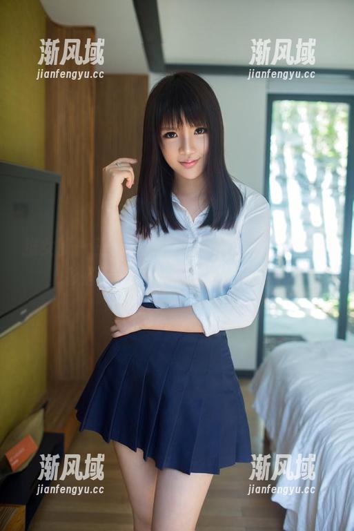 推女郎-王依萌 推女郎 - 王依萌最新牛仔裤合集,哇,色彩搭配好有意思,skip这点?