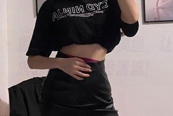微密圈 - 提袜少女的泳装美图，让图集变成了夏天的一股清流！
