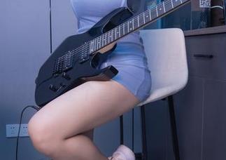 无颜小天使wy来袭——私房美图，用红旗袍撑起整个碧蓝航线的剧情！