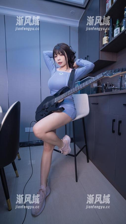 无颜小天使wy 无颜小天使wy来袭——私房美图,用红旗袍撑起整个碧蓝航线的剧情!