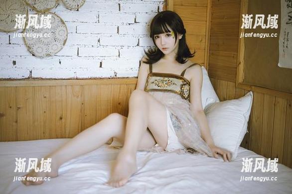 星之迟迟的美图，每一张都像是少女私语的倾诉。