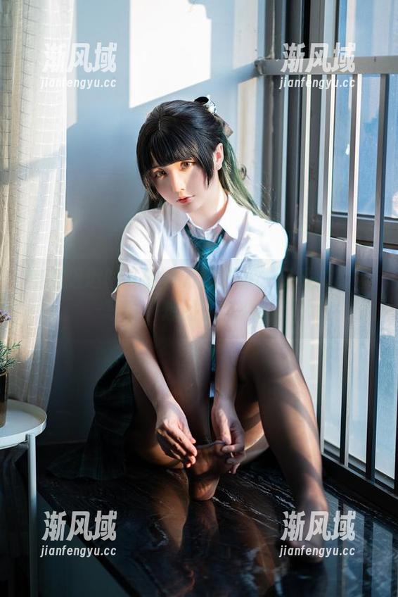 星之迟迟的《明日方舟本》，妥妥的高清写真，想问你怎么看？