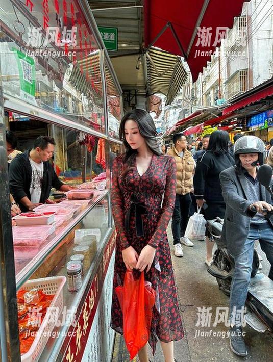 微密圈 - 是小逗逗的“天使”梦，无圣光，图片里的每一个缝隙都在低语。