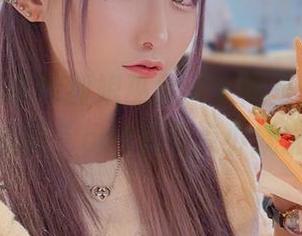 月城委员会的狐娘巫女，大概是在进行选美比赛吧？cos里有点小妩媚哦！