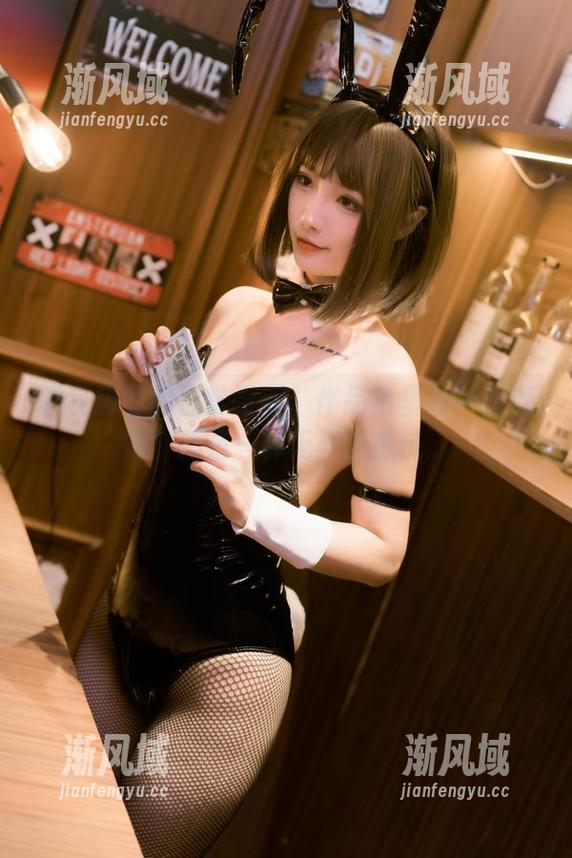 桃良阿宅的日常更新：作品集里每一次懒惰，都是一种无声的抵抗。
