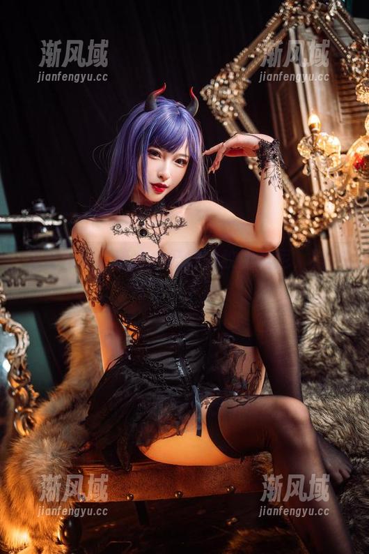 清水由乃 图库更新!清水由乃穿豹纹比基尼,稍微红了一下脸。