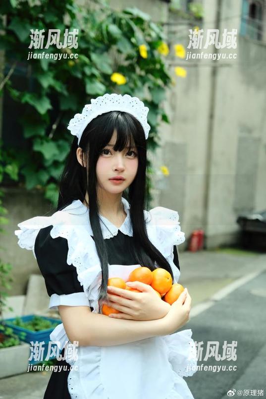 白莉爱吃巧克力的瑜伽：从梅花鹿到佛像，都是我在cos！