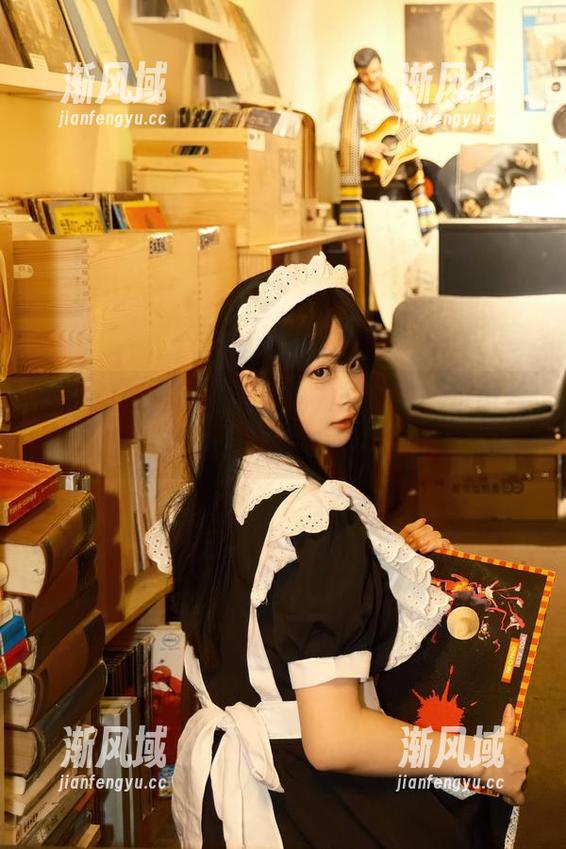 真心佩服白莉爱吃巧克力的宵宫，这图片里有种让人无法忽视的魔力。