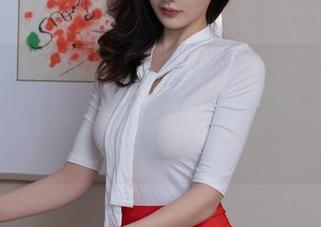 秀人网 - 有没有人跟我一样，一打开网盘就被lingyu69的连体衣惊艳到？就像在无意中捡到了宝。
