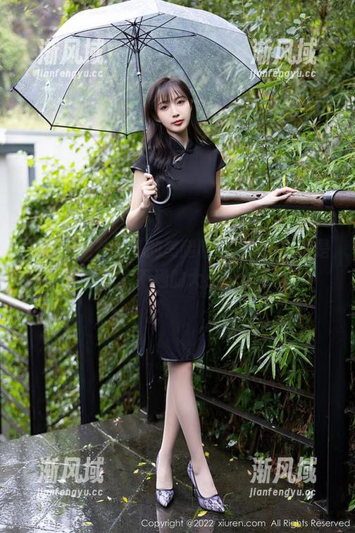 秀人网-伊雪儿 秀人网 - 伊雪儿的美腿私房图集,果然是个让人想不通的大小腿之谜。