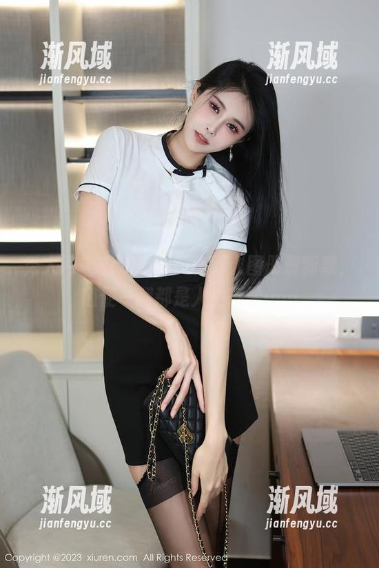 秀人网 - 安然maleah双人图册最新款，随便一翻都是人生哲学……