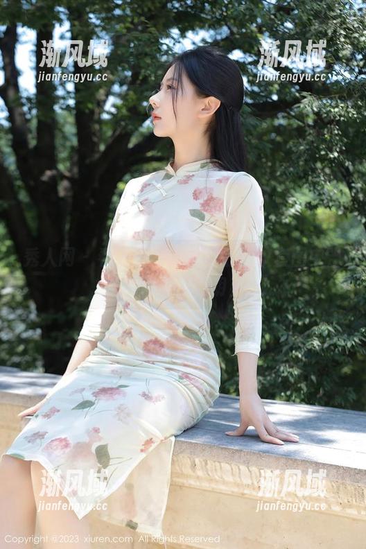 秀人网 - 看，安然儿在高清豹纹套图中当起了动物园的明星！