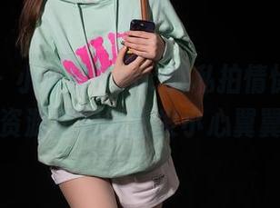 秀人网 - 小海臀Rena的私拍情愫，丝袜资源里藏得愈发小心翼翼