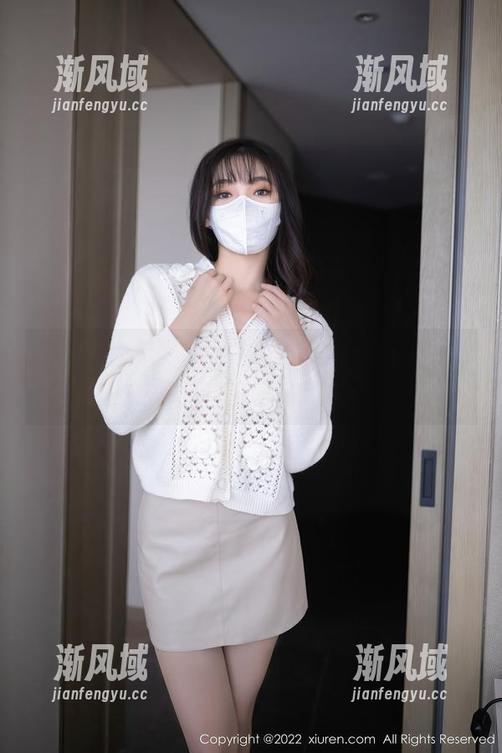 秀人网 - 蓝夏akasha在豹纹里转悠，那动作让我想到了什么……是舞蹈吧？
