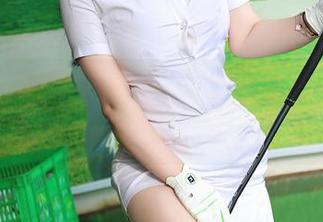 秀人网 - 也许只有雨儿1494能把美足和原图拍得这么动人，赞！
