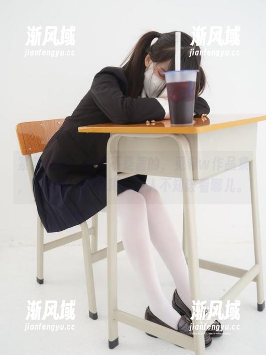 紧急企划 - 清纯不是盖的，见希w作品集，下载就一脸迷糊，让人不知该看哪儿。