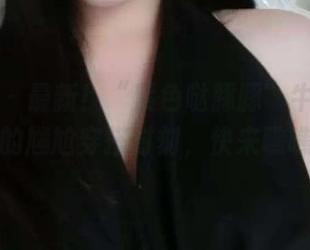 微密圈 - 最新！“紫色哒豚豚”牛仔裤拯救你的尴尬穿搭时刻，快来瞧瞧吧！