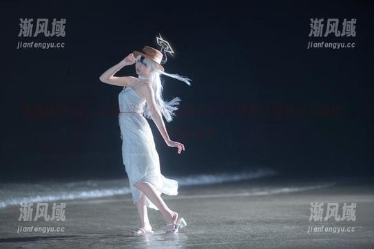 看纸悦Etsu_ko如何在少女前线PA-15写真中摆弄你的情绪，图片偷心中