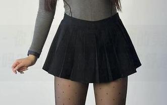 微密圈 - 你见过穿着宽松T恤的美邵女Baby吗？图册里满是随意与舒适。