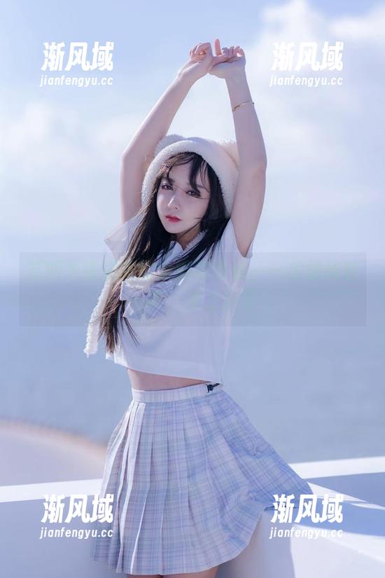 过期米线线喵的大胆写真集——和棒棒糖一样，太上头了