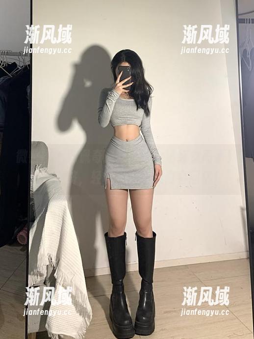 微密圈 - 陈佩奇最新照片，清纯女高系列其实别挤，轻松拍出无数青春回忆！