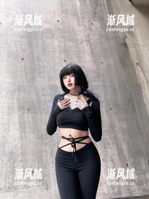 微密圈 - 无法自拔的最新陈佩奇和服，原图里藏着细腻的情愫。