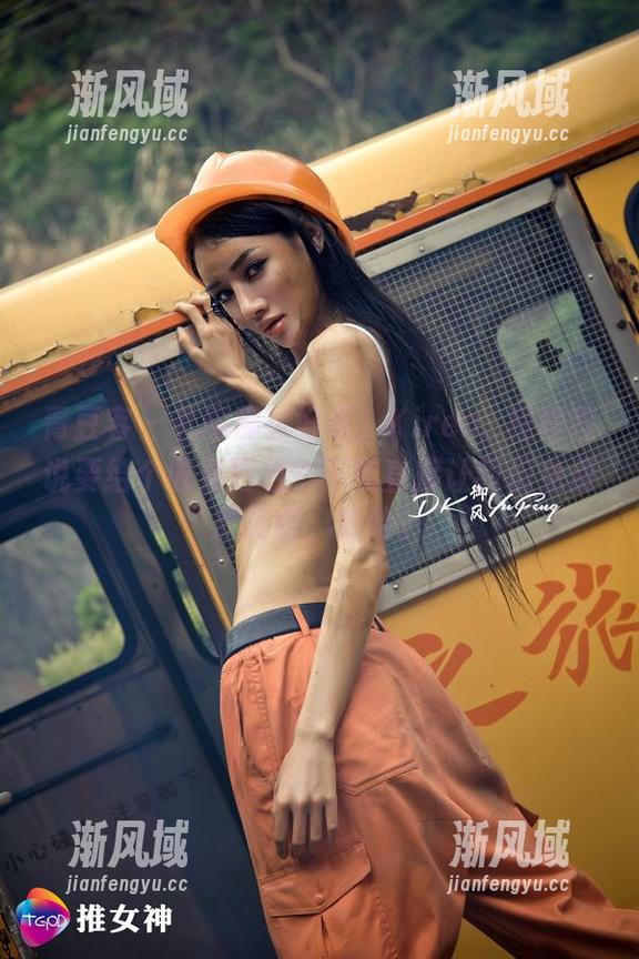 青豆客 - 礼服那么好看,Kiren_程程程说要给个收费图包?不如直接让我们免费欣赏啊,哈哈。
