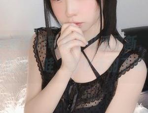 香川澪又给我们带来了可爱更新，图片让我直呼：哇，这也太甜了吧。