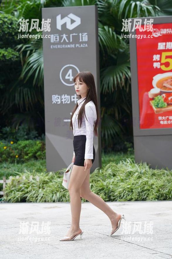 魔镜街拍 - 被艾小青亮瞎眼：漫展引发的美图热潮！
